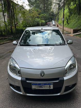 RENAULT SANDERO 1.0 EXPRESSION 16V FLEX 4P MANUAL RENAULT SANDERO 1.0 EXPRESSION 16V FLEX 4P MANUAL